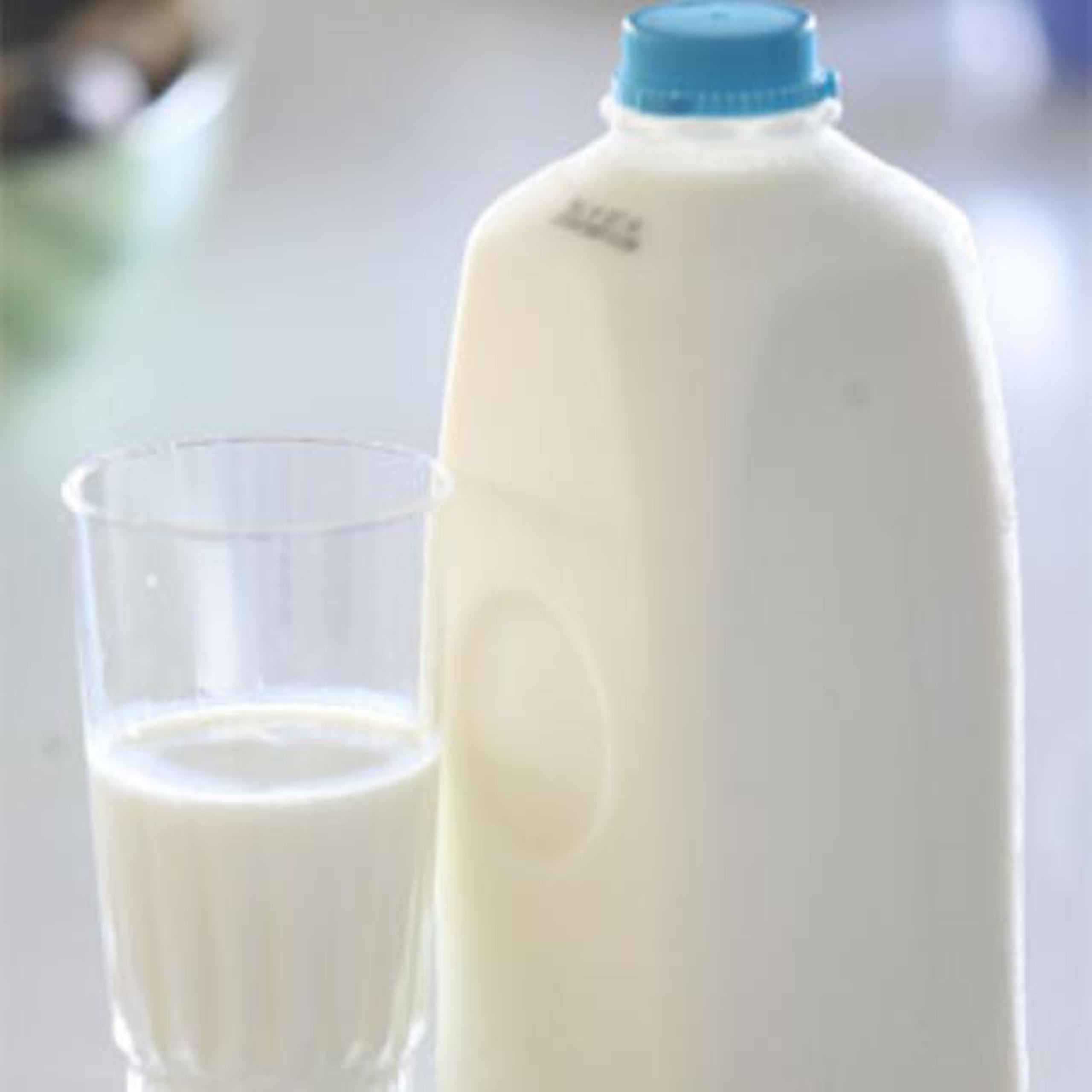Directivos de Tres Monjitas aseguraron que el nuevo producto responde a las inquietudes de los consumidores de tener una leche fresca más duradera. (Archivo)