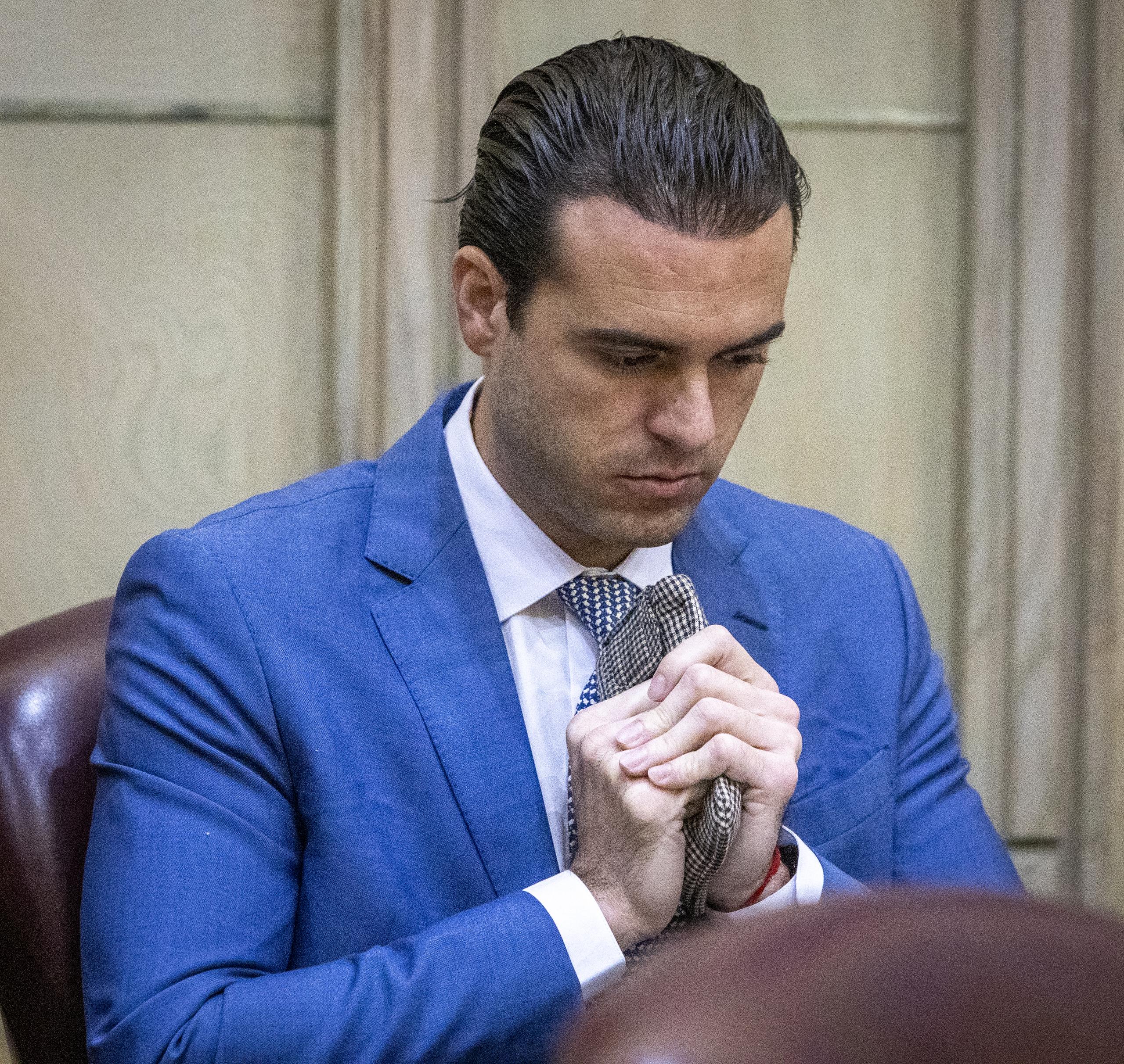 El actor mexicano Pablo Lyle espera la sentencia durante su juicio en una corte de Miami, Florida. EFE/José A. Iglesias/Pool