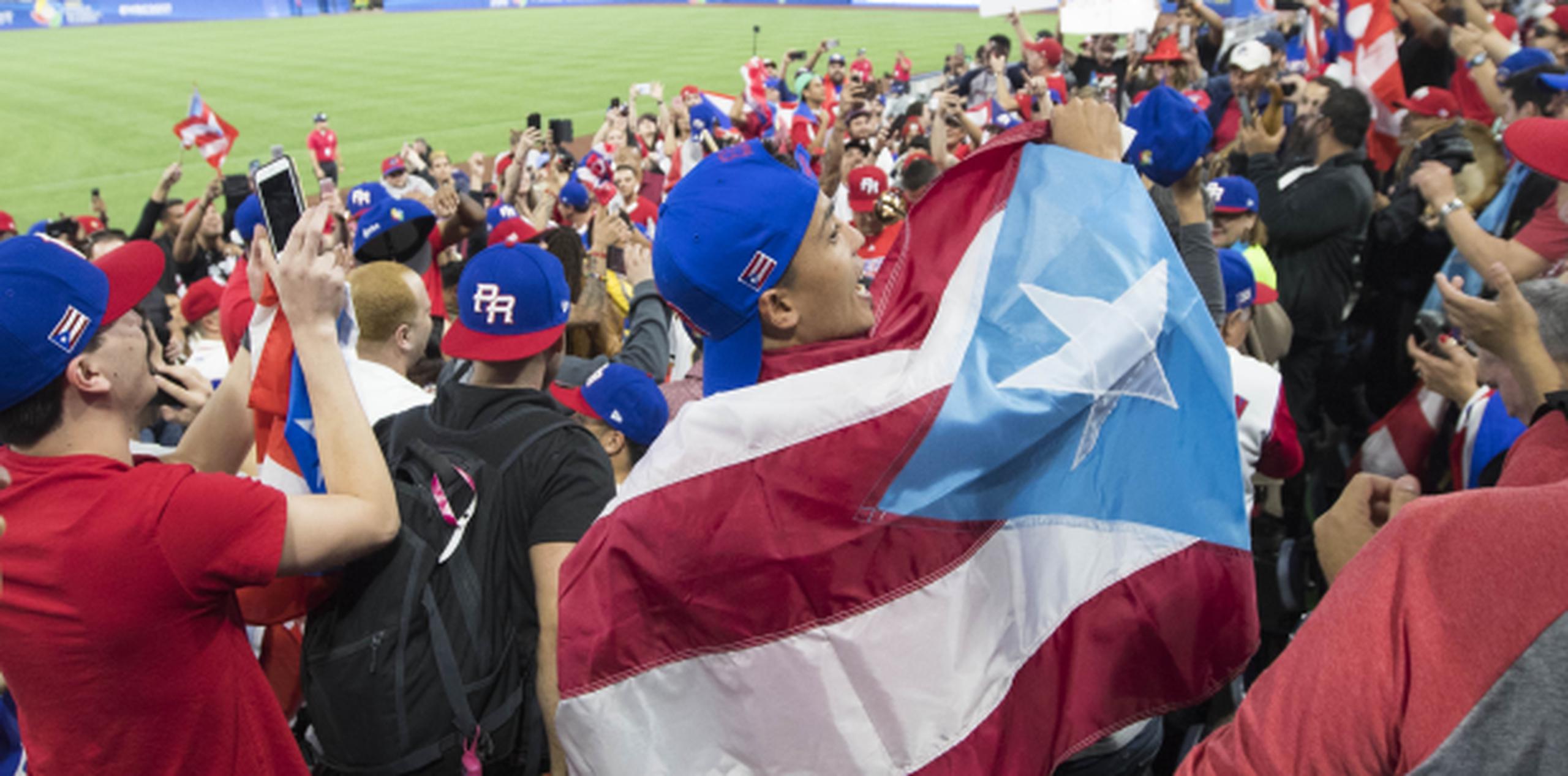 La euforia de los puertorriqueños se multiplicó en San Diego con las victorias ante República Dominicana y Estados Unidos como parte de la segunda ronda. Hoy, los boricuas se trasladarán a Los Ángeles para la ronda semifinal. (Enviado especial / tonito.zayas@gfrmedia.com)