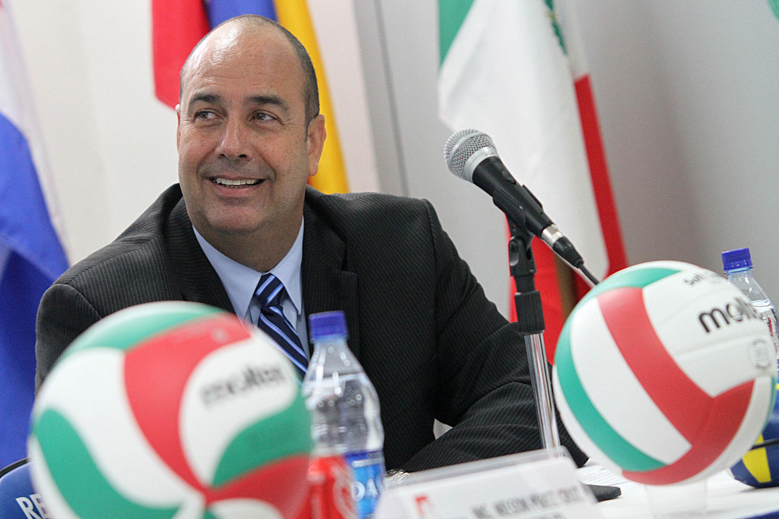 Amon se mantuvo ayudando al voleibol desde su etapa en el Gobierno de Puerto Rico.