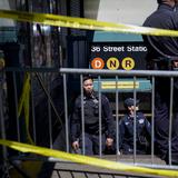 Víctima de tiroteo en metro en Brooklyn demanda a fabricante del arma