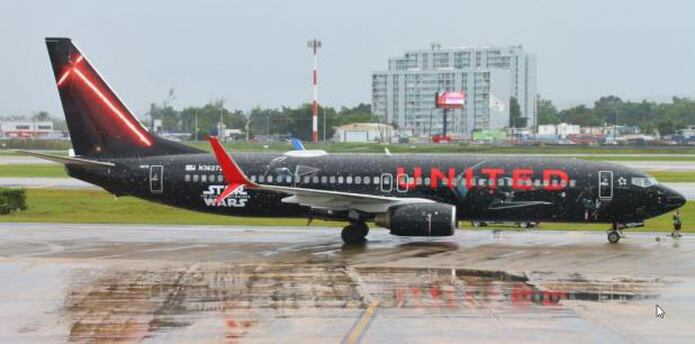 Avion De Star Wars Aterrizo En Puerto Rico Primera Hora