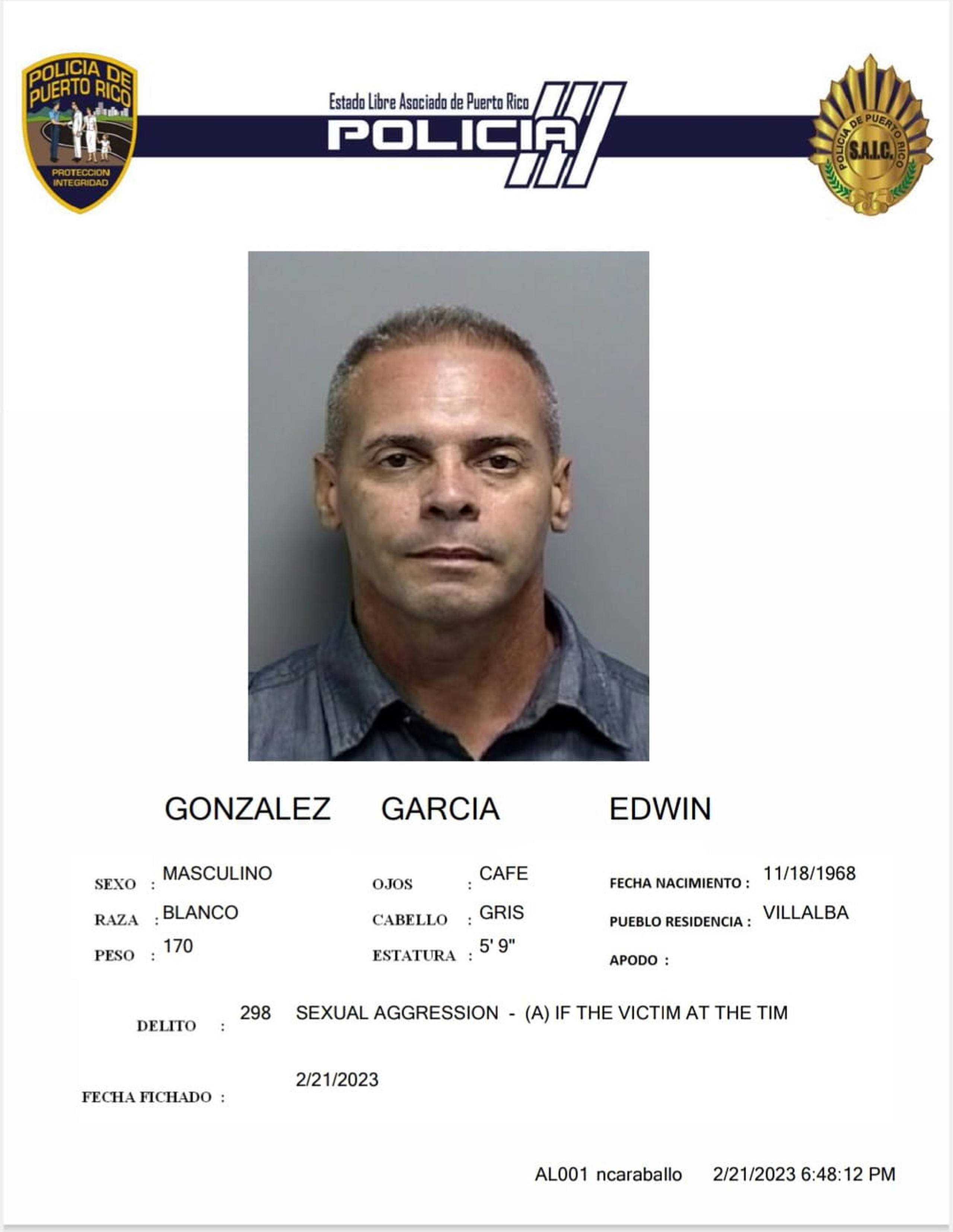 Edwin González García enfrenta cargos por maltrato de menores, agresión sexual y amenaza.