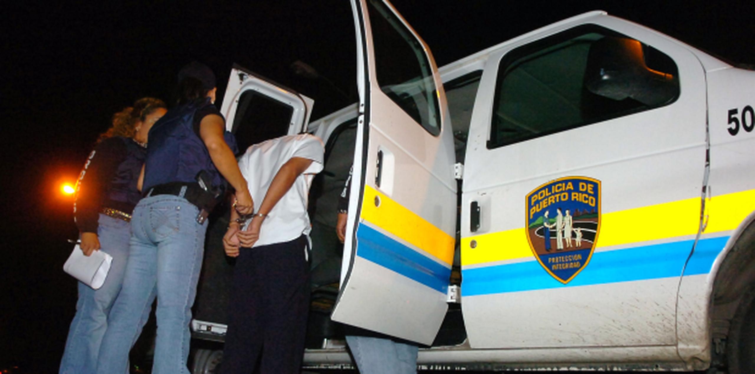 Los arrestos fueron realizados por agentes adscritos a la División de Drogas y Narcóticos de Mayagüez.(Archivo)