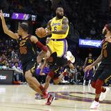 LeBron James anota 38 puntos en triunfo de los Lakers en Cleveland