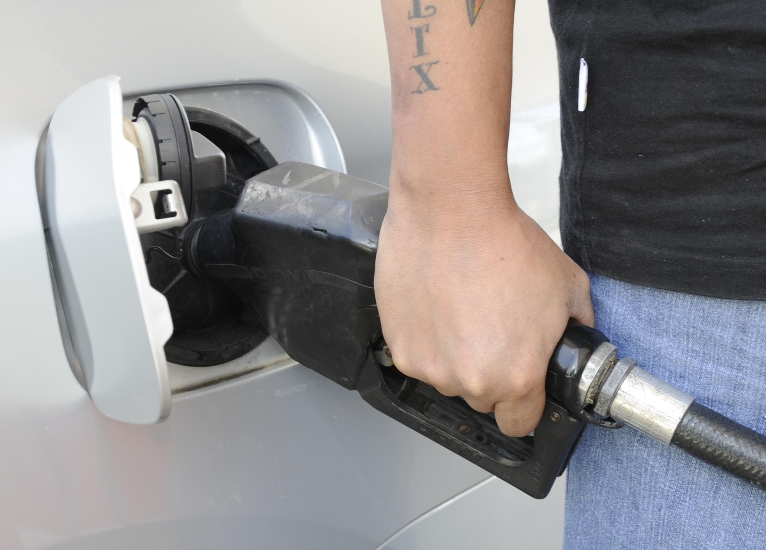Algunos expertos auguran que la gasolina podría bajar más en las próximas semanas.