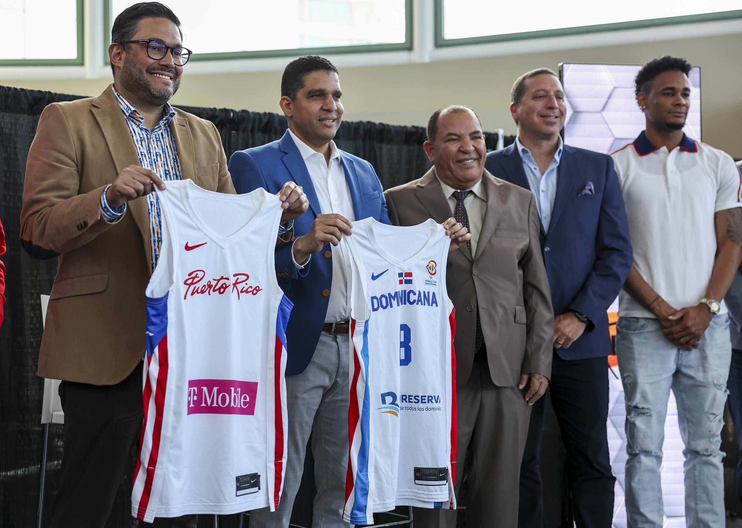 Directivos de los seleccionados de Puerto Rico y la República Dominicana presenta detalles del juego de fogueo que jugarán ambos países en el Coliseo de Puerto Rico el 4 de agosto.