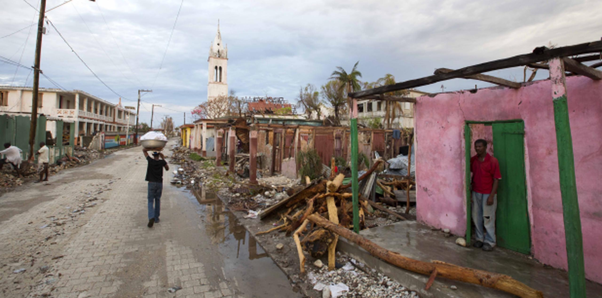 Matthew provocó a su paso por Haití 573 muertos y 175,500 desplazados.  (AP / Dieu Nalio Chery)