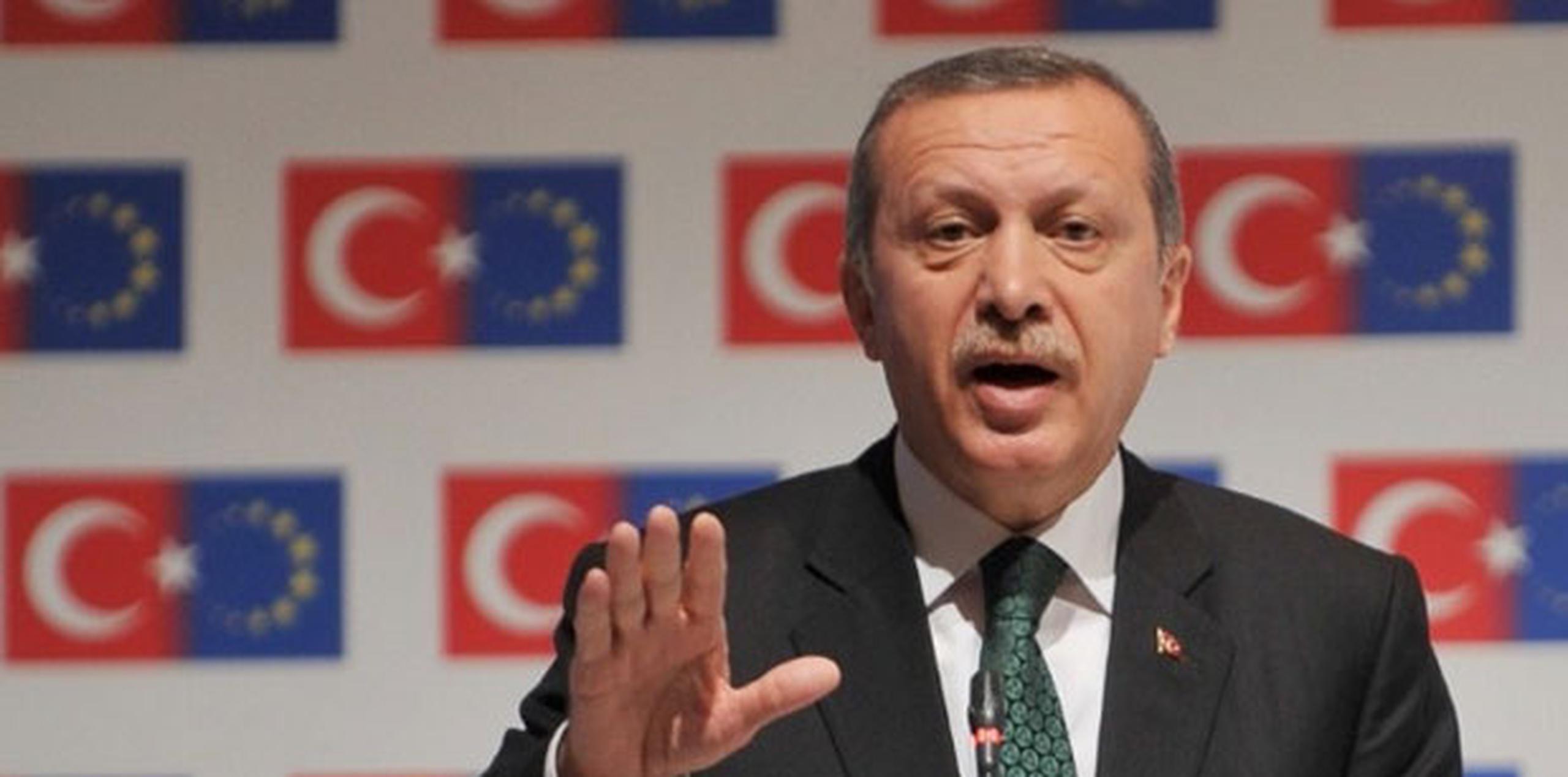 Recep Tayyip Erdogan está envuelto en un escándalo de corrupción del gobierno por la creación de un polémico palacio de 1,150 habitaciones inaugurado en octubre. (Archivo)