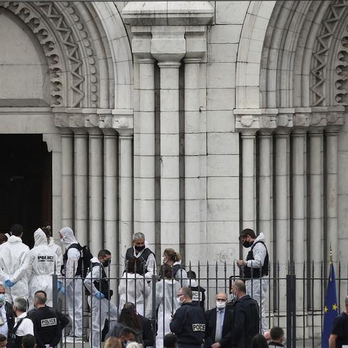 Momentos de terror en iglesia de Francia