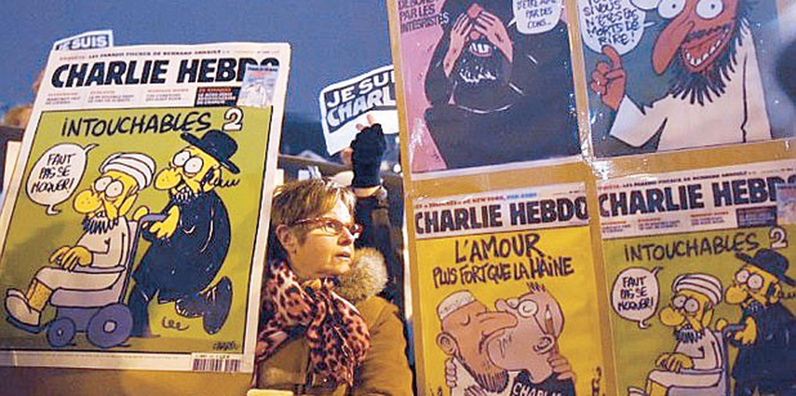 El "Hamburger Morgenpost" estuvo entre los diarios alemanes que al día siguiente del atentado contra la revista satírica francesa publicó algunas de las caricaturas de Mahoma que habían ocupado las portadas de "Charlie Hebdo". (AFP PHOTO / DENIS CHARLET)