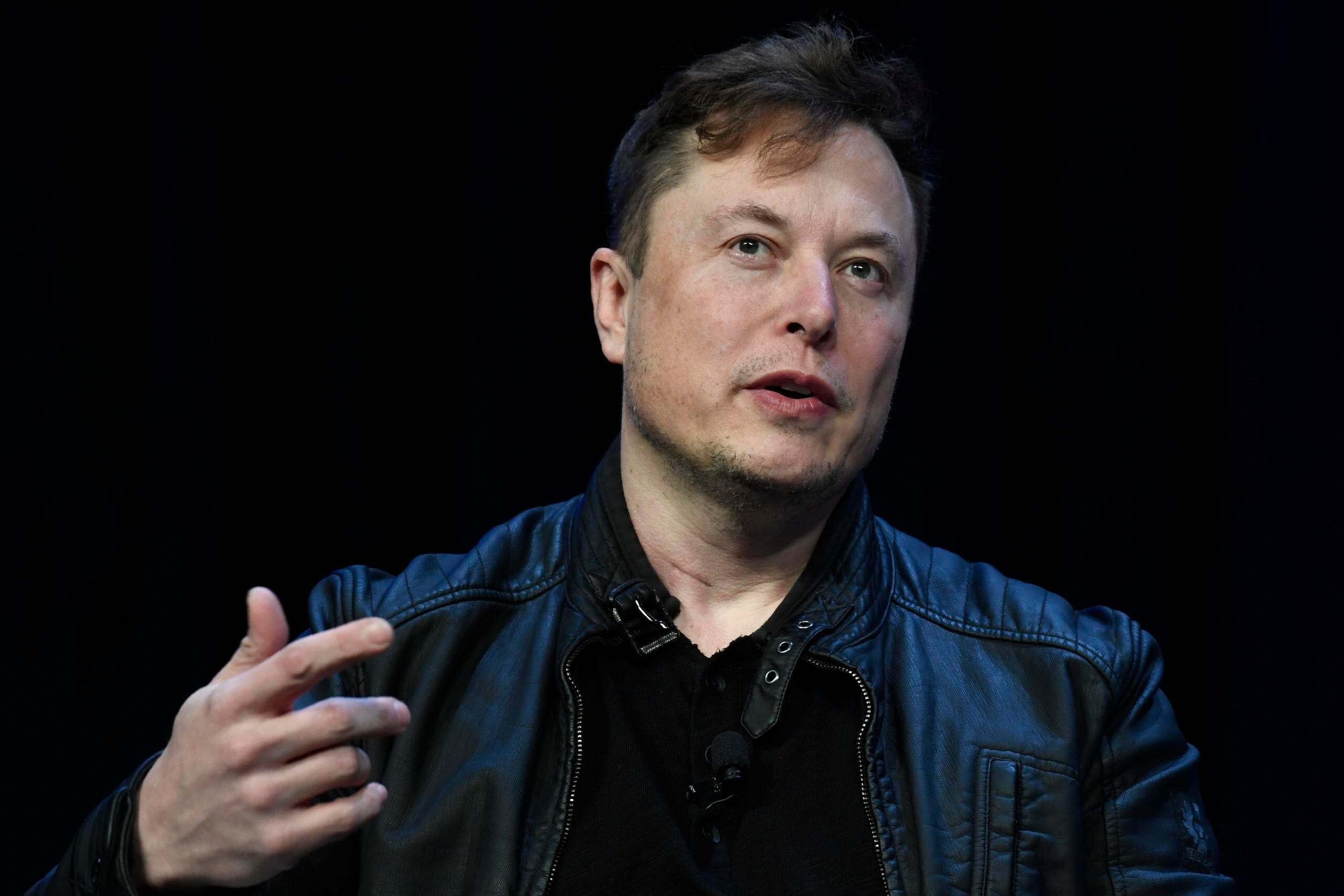ARCHIVO - El director general de Tesla y SpaceX, Elon Musk, habla durante un evento en Washington, el 9 de marzo de 2020. (AP Foto/Susan Walsh, Archivo)
