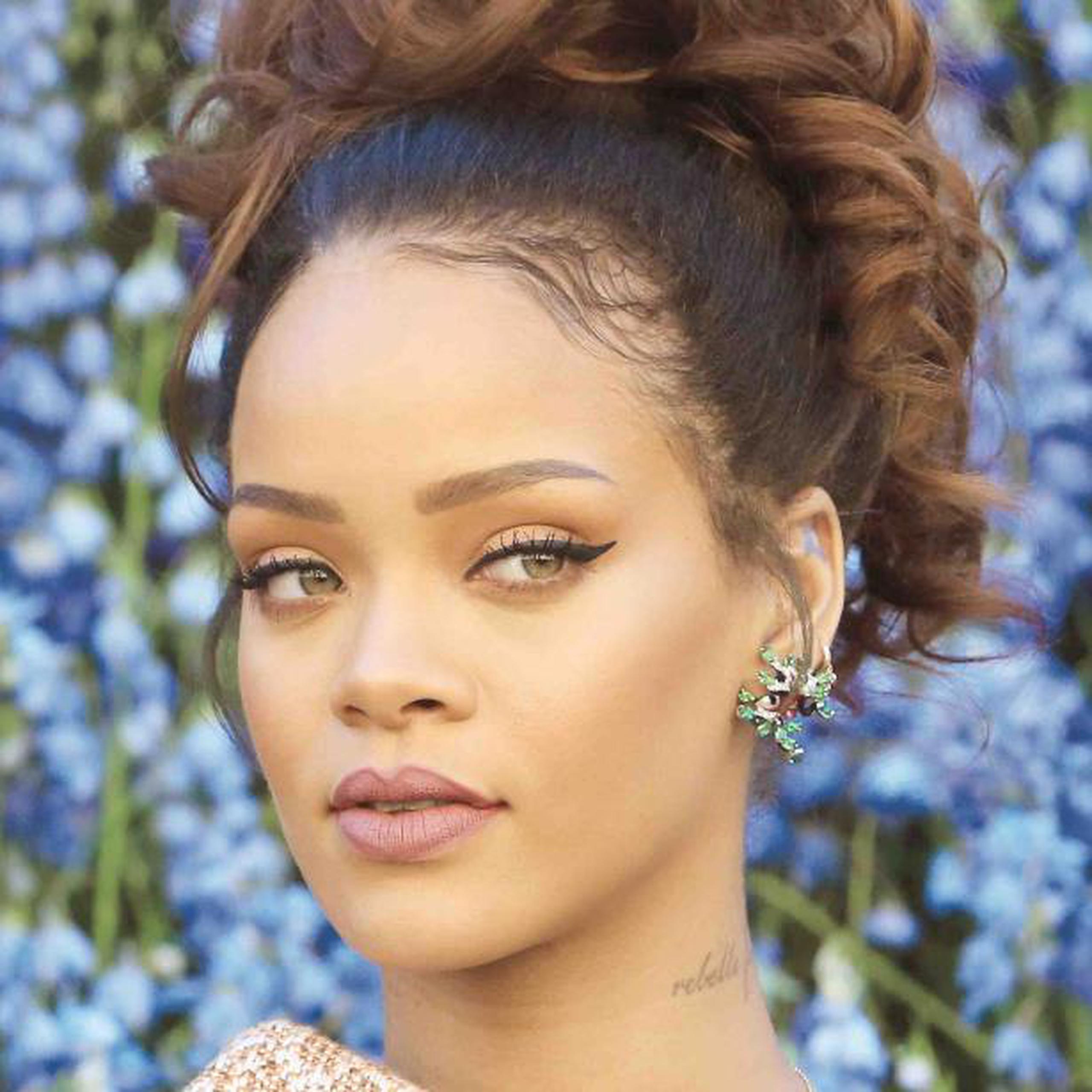 Famosas como la cantante Rihanna ha utilizado cócteles intravenosos para bajar de peso.  (Archivo)