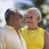 Alcaldesa de Loíza presenta a su “gran compañero” de vida