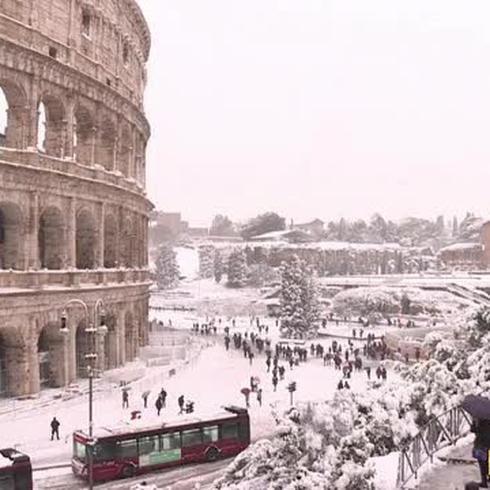 Roma recibe primera nevada en seis años