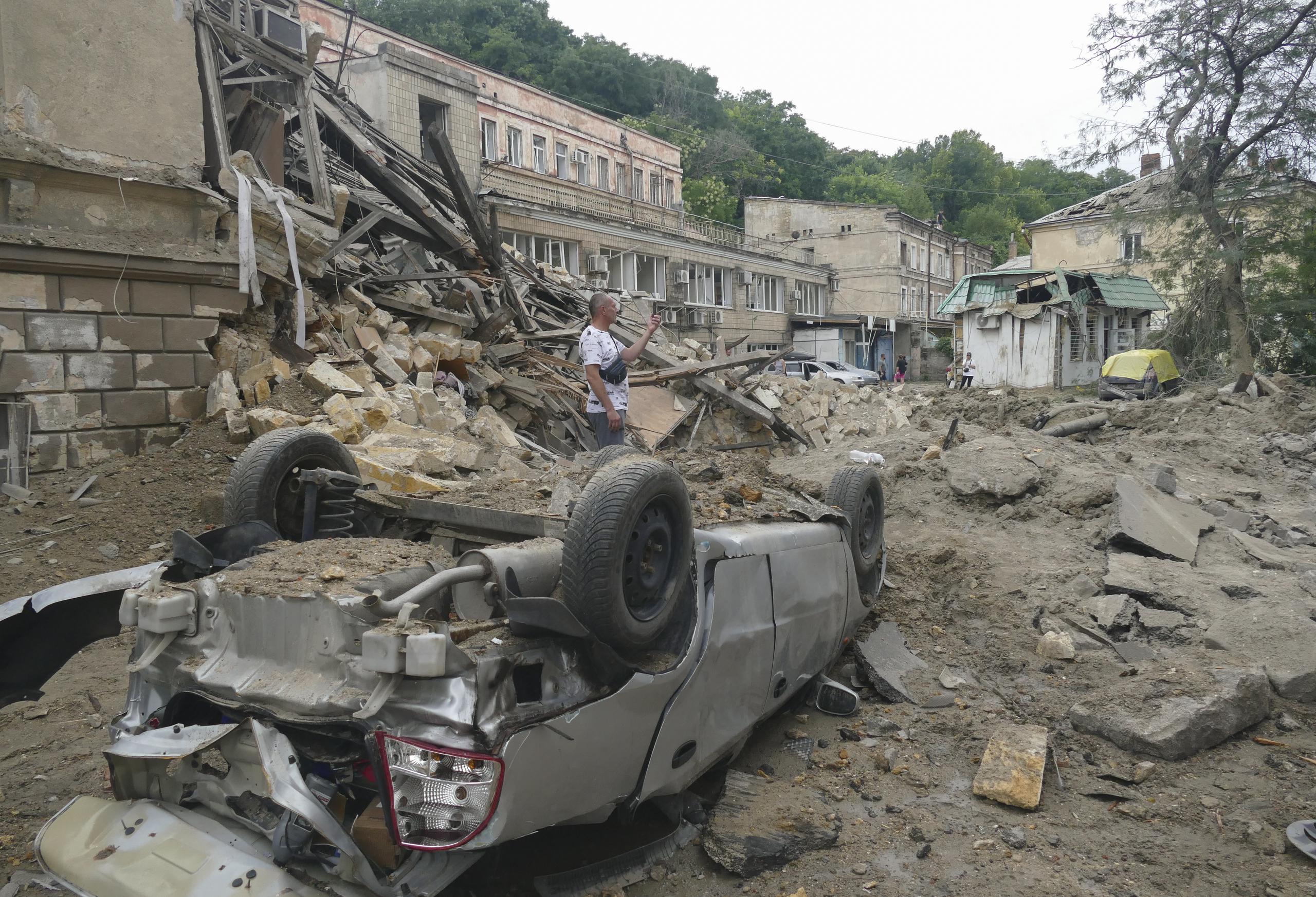 Edificios de la ciudad ucraniana de Odesa destruidos por los últimos bombardeos rusos.