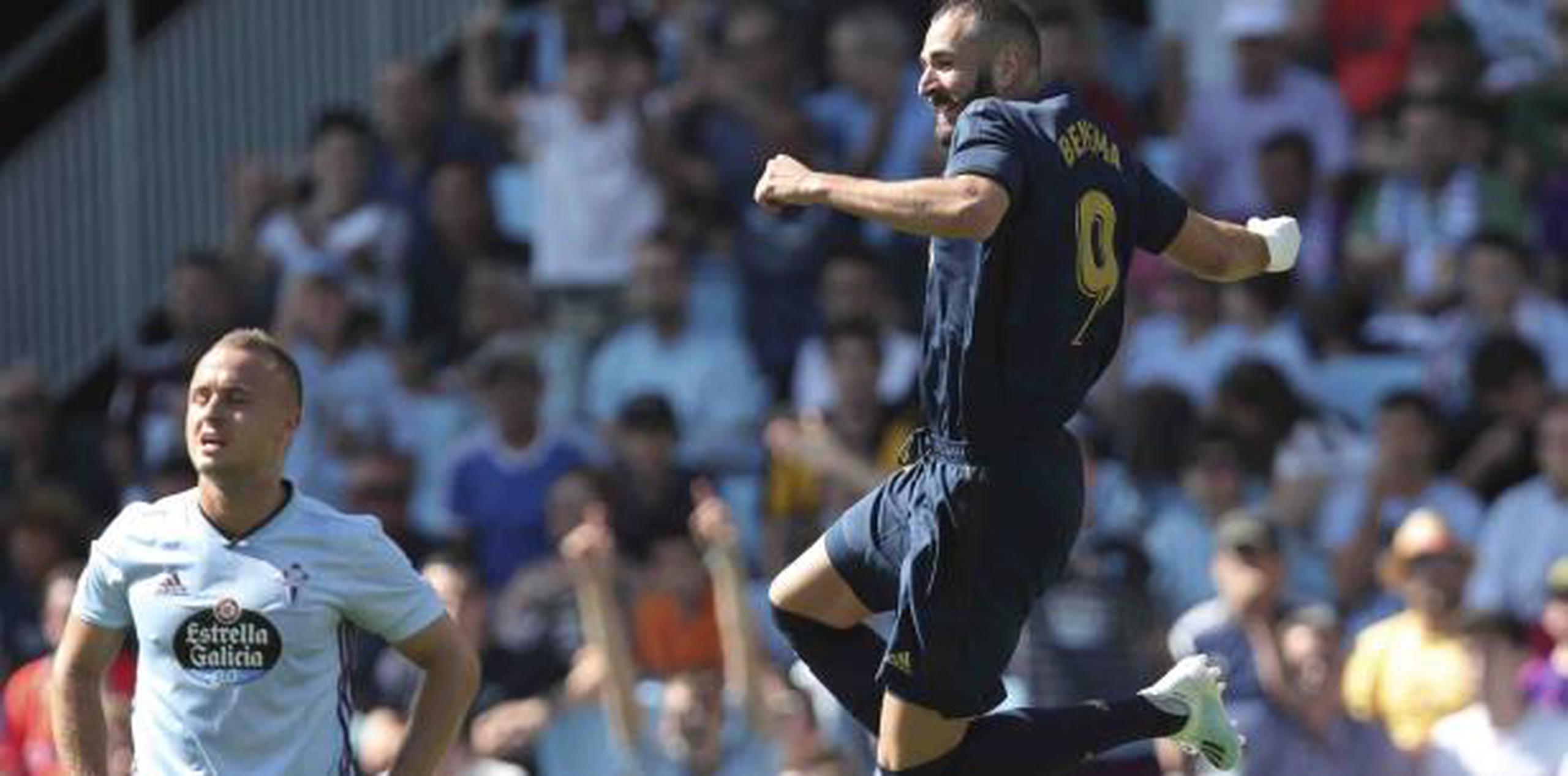 Karim Benzema celebra su gol, el primero del Real Madrid en esta temporada. (AP / Luis Vieira)