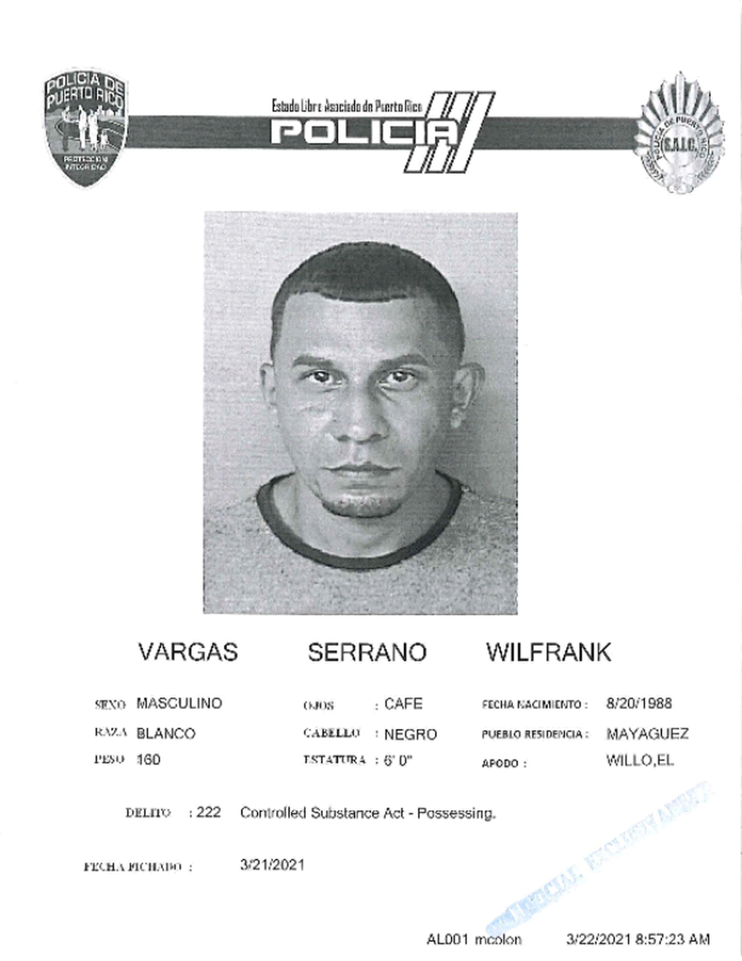 A Wilfrank Vargas Serrano, se le ocupó un revólver ilegal y una bolsita con cocaína, durante una intervención en la calle José Gautier Benítez frente a la salida de la Cervecera de P.R., en Mayagüez.
