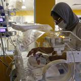 Mujer de 25 años da a luz por sorpresa a 9 bebés en Marruecos