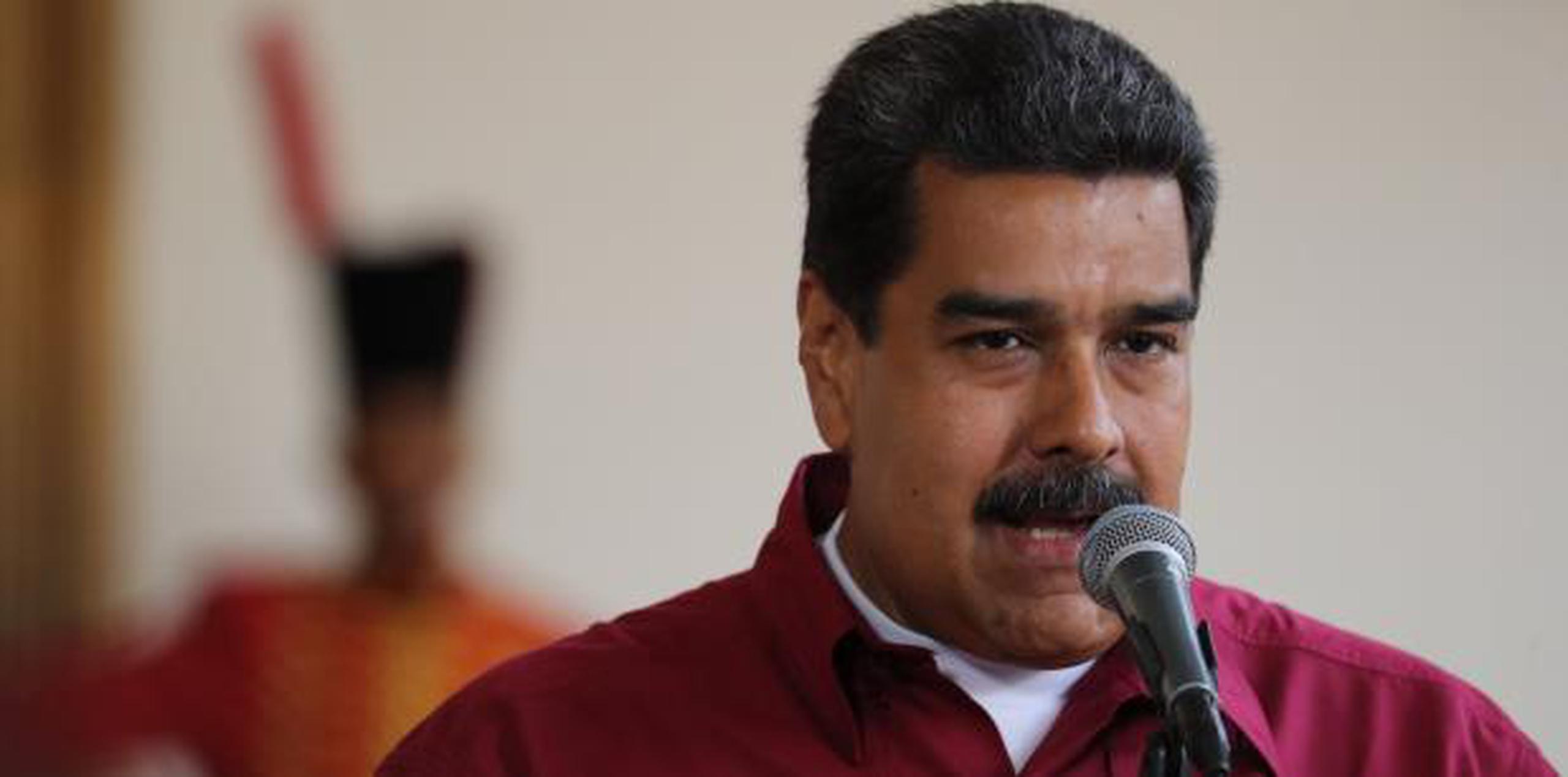 El presidente venezolano Nicolás Maduro habla durante una rueda de prensa en el Palacio de Miraflores en Caracas. (EFE)