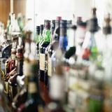 Organización Mundial de la Salud alerta que beber alcohol no mata el coronavirus