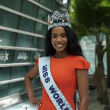 En pie Miss Mundo en Puerto Rico