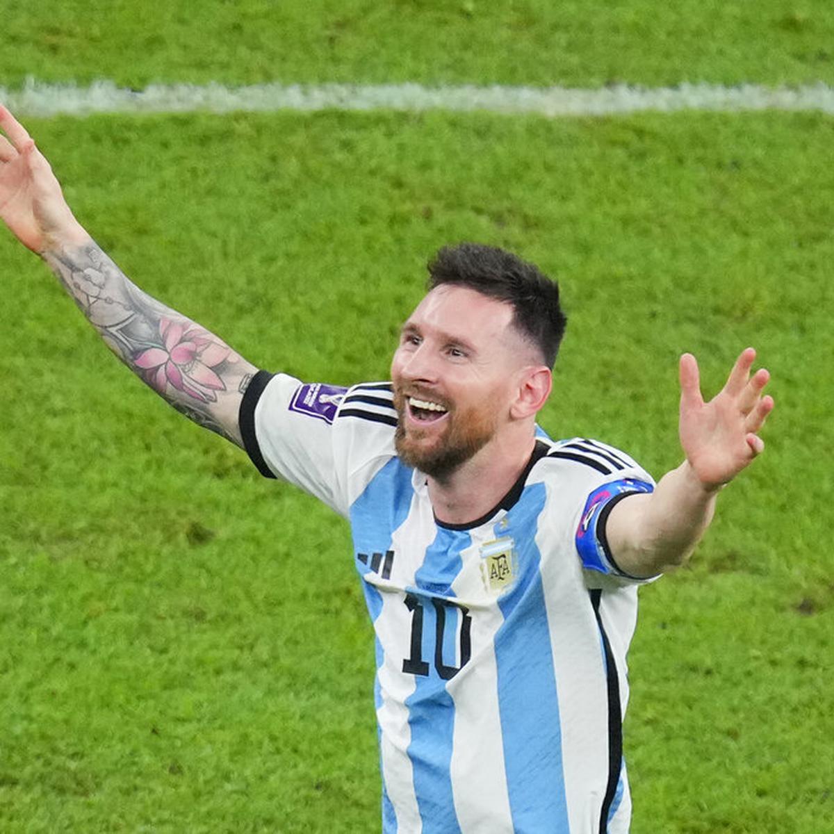 El astronómico precio de la camiseta que usó Messi en el video del anuncio  de su fichaje