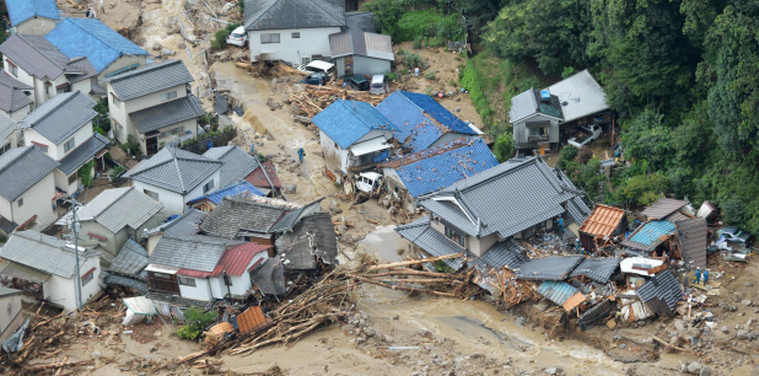 Las autoridades locales han aconsejado la evacuación a los residentes de las áreas montañosas más afectadas por las precipitaciones.(AP Photo/Shingo Nishizume)