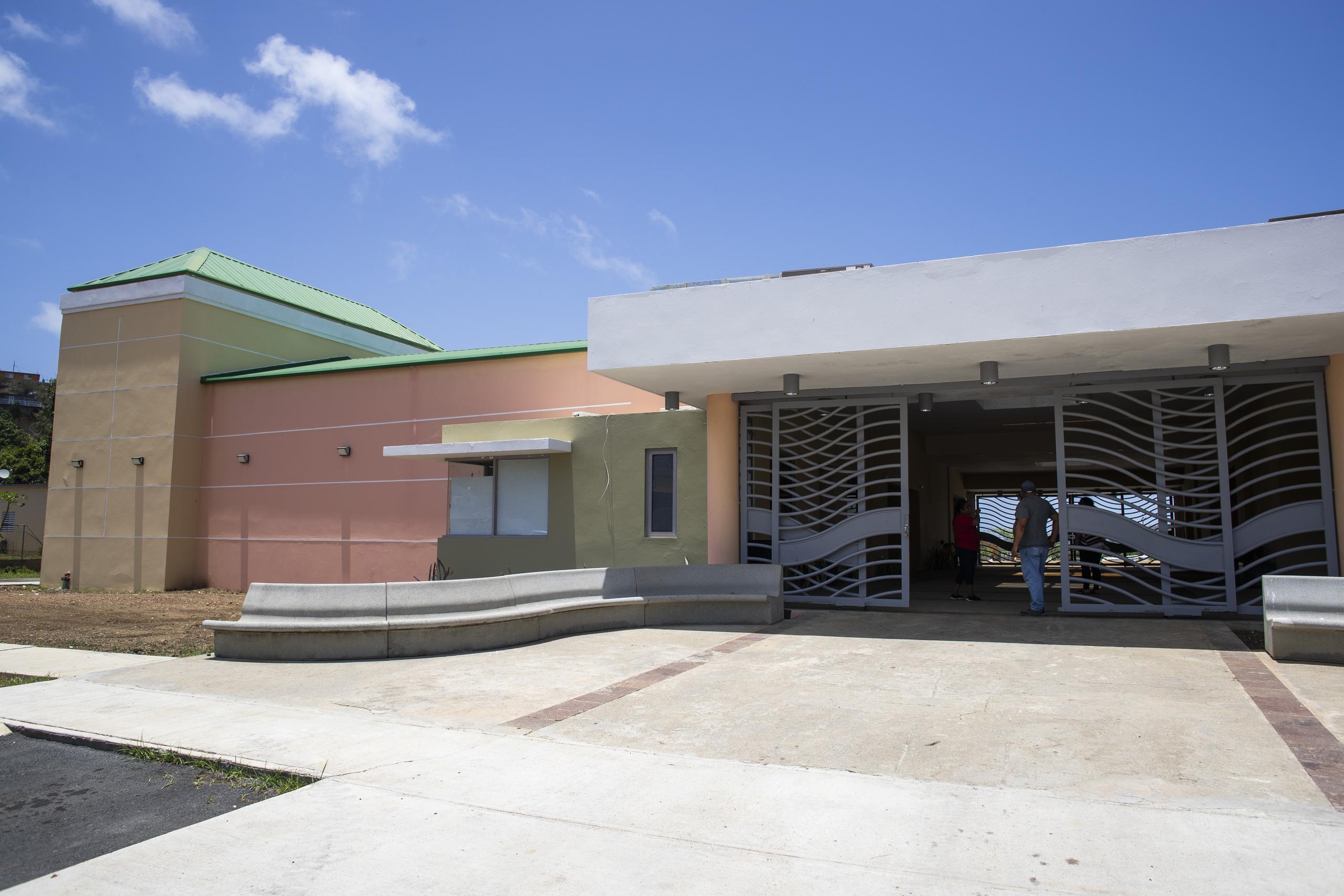 El Centro de Bellas Artes y Actividades de Culebra está ubicado contiguo al aeropuerto Benjamín Rivera Noriega.