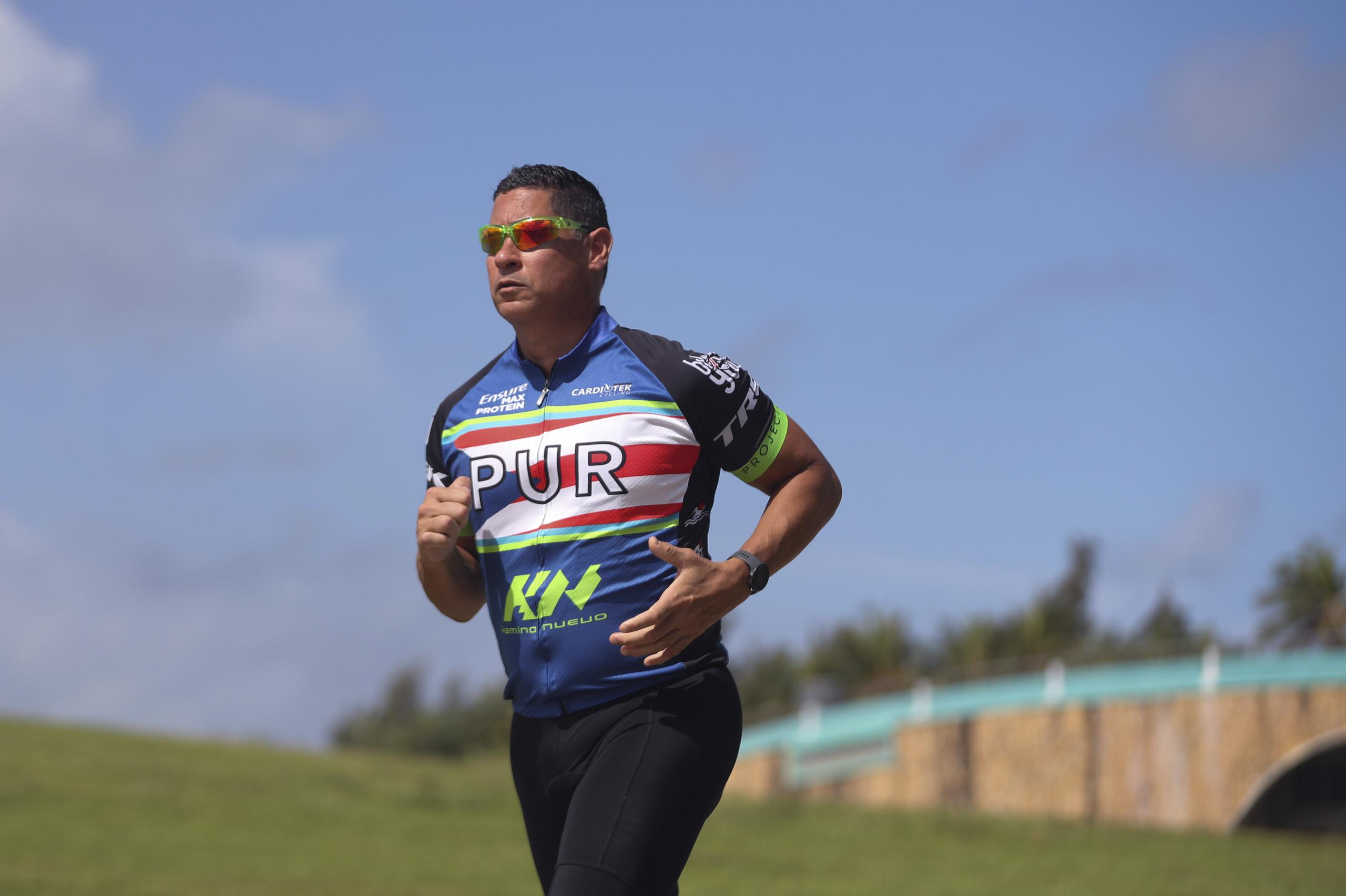 Samuel Ubiñas será quien recorra los 10 kilómetros de carrera pedestre. Dijo que dedicará su actuación a Juan Mora, quien corrió la ruta en la anterior participación del grupo en el 2020, y quien ahora no podrá competir porque su condición se ha agravado.