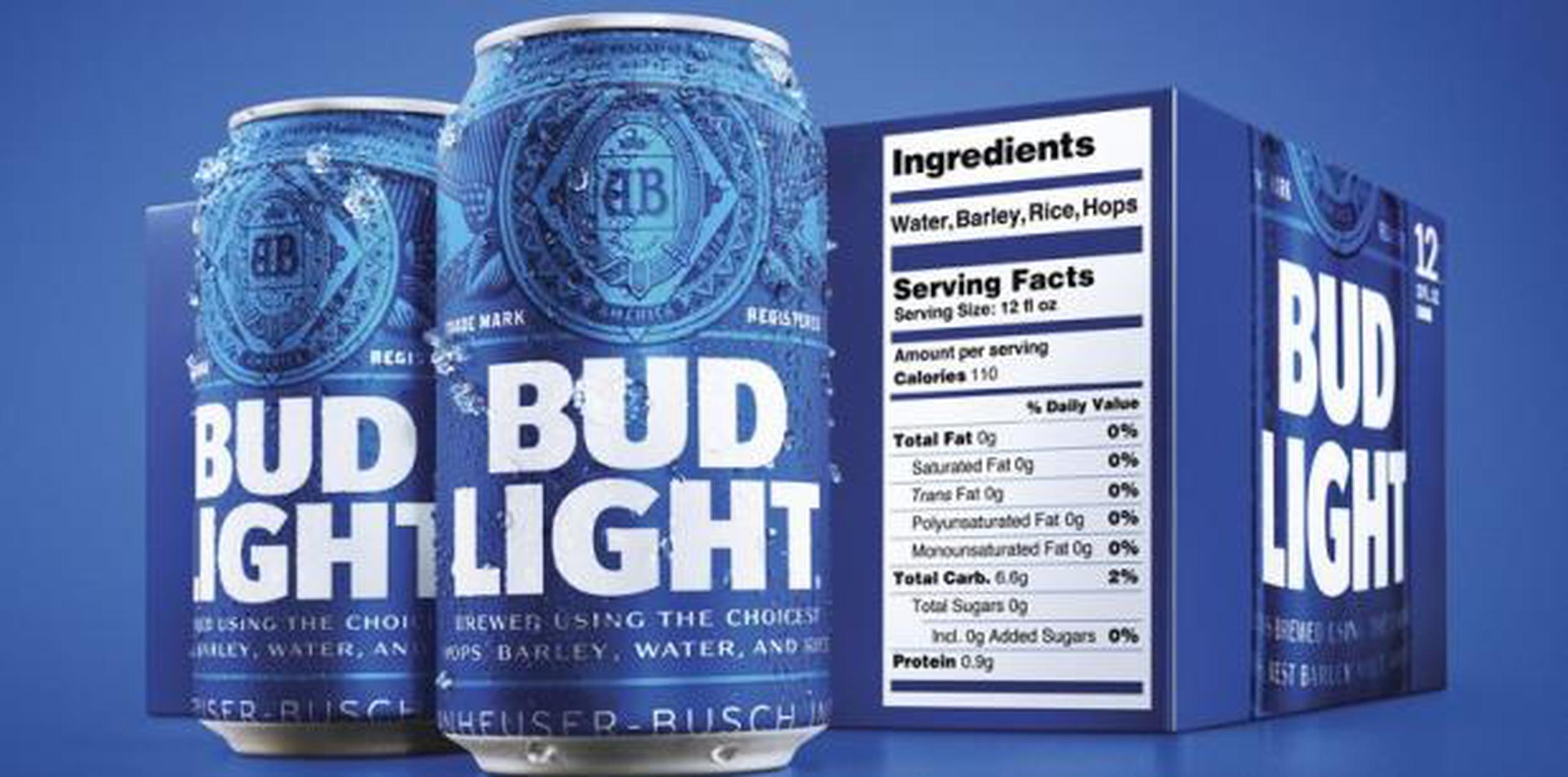 No hay ley que las obligue, pero las grandes cerveceras acordaron en 2016 que incluirían voluntariamente la información nutrimental de sus productos antes de 2020. (Bud Light vía AP)
