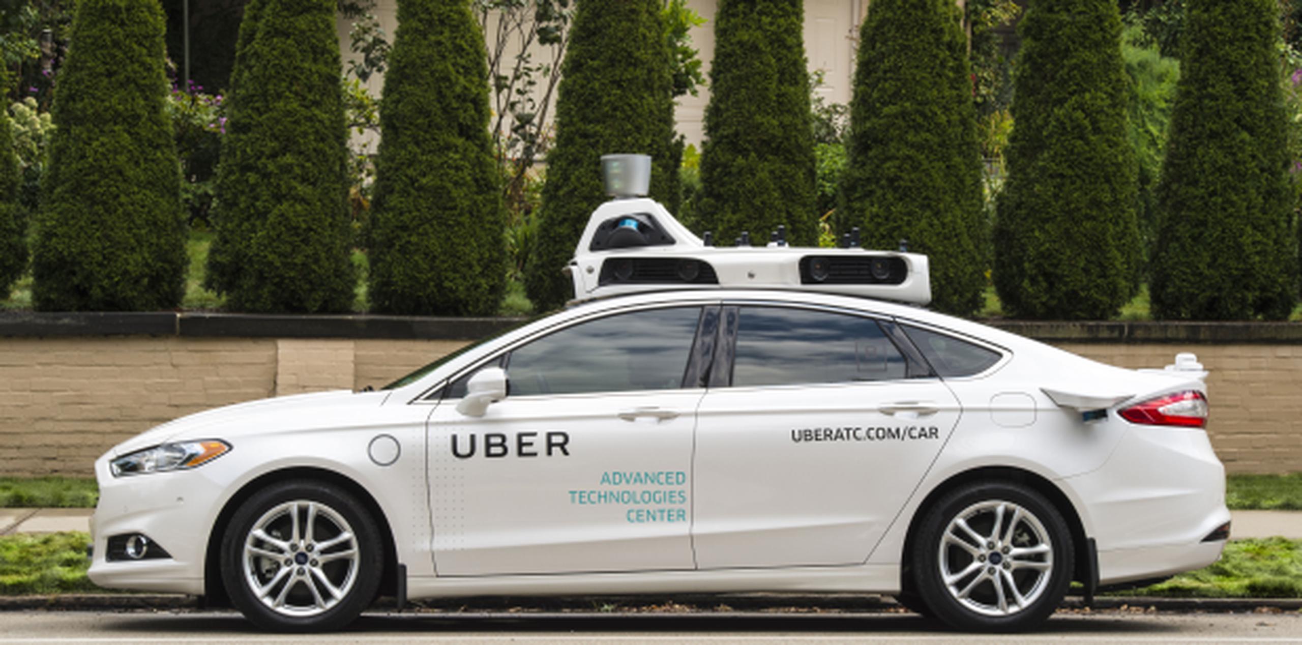 Uber comenzó hoy a ofrecer viajes con automóviles sin conductor en Pittsburgh. (Agencia EFE)