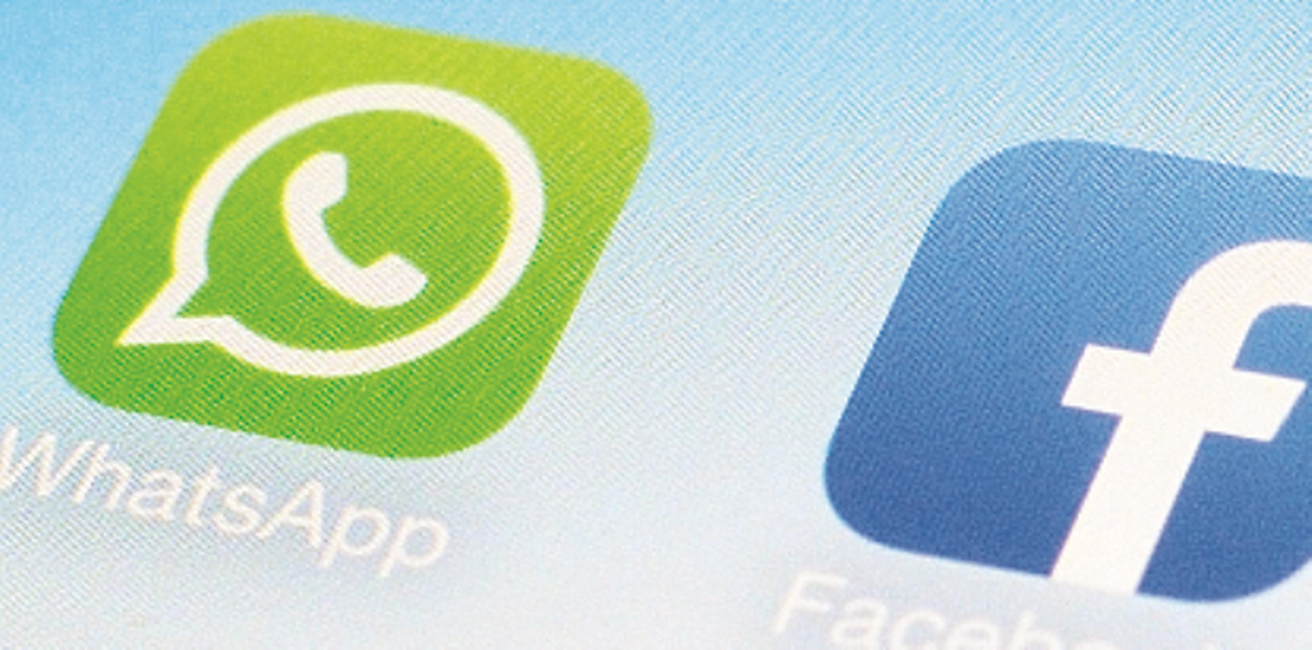 Los mensajes enviados y recibidos por la versión web de Whatsapp se almacenarán asimismo en el teléfono móvil. (Archivo)