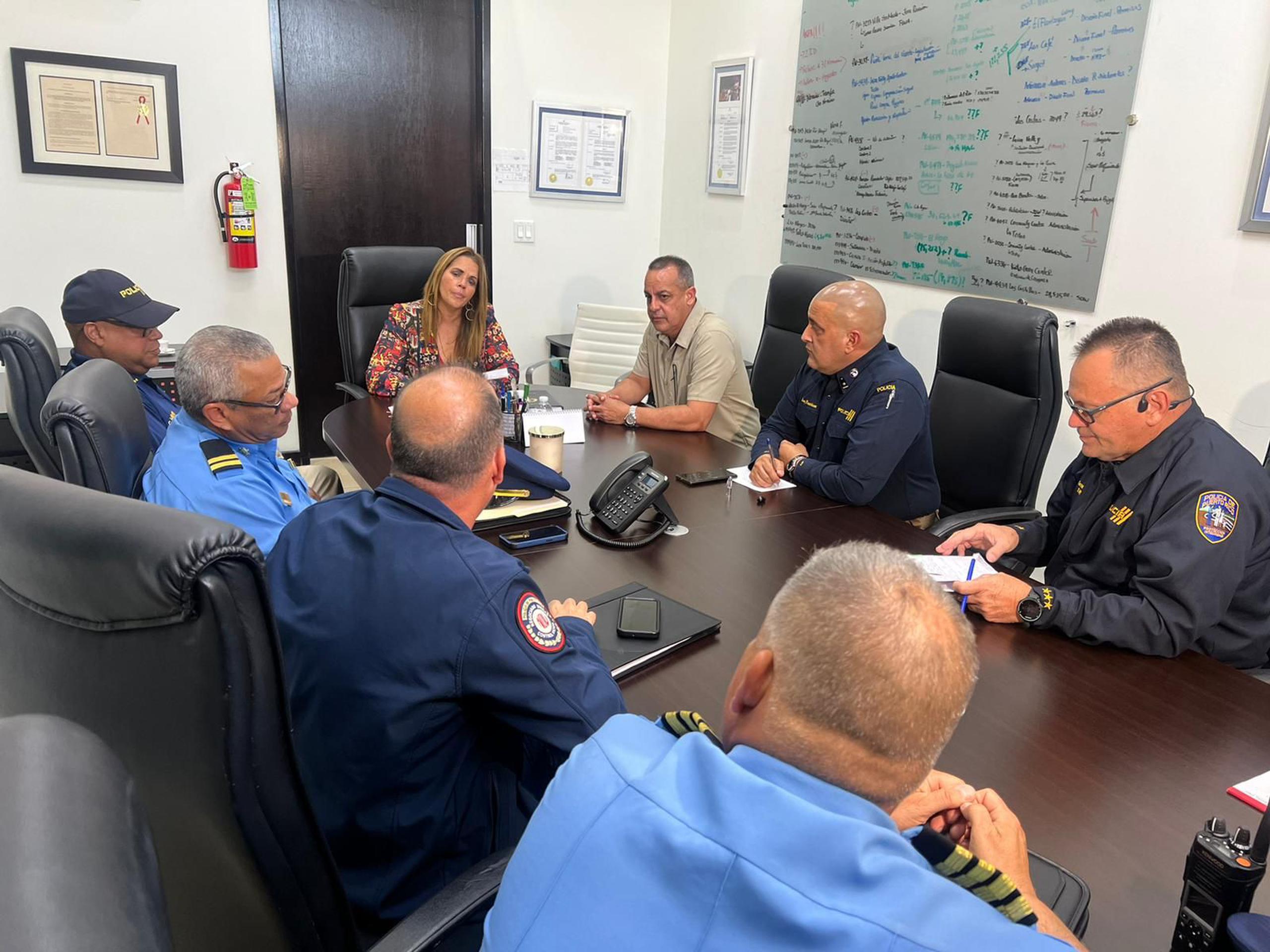 La alcaldesa de Canóvanas, Lornna Soto, se reunió con el comisionado de la Policía, Antonio López, y su grupo de trabajo en busca de soluciones a la ola criminal que los afecta.