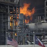 Nueve hospitalizados por incendio en planta de Shell, en Texas