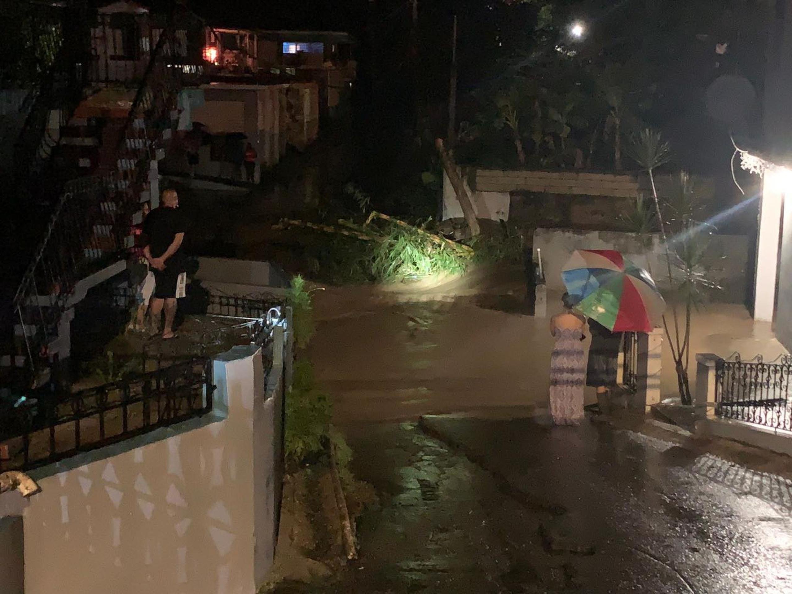 Inundaciones en Utuado por los efectos de la tormenta tropical Peter.