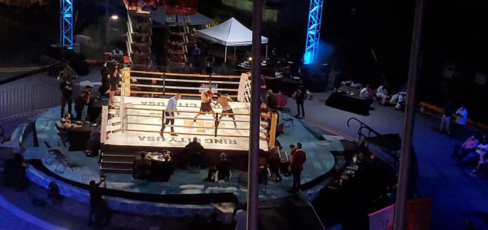 La rotonda frente el gimnasio Félix Pagán Pintor fue el escenario para el evento Ring City USA el pasado marzo.