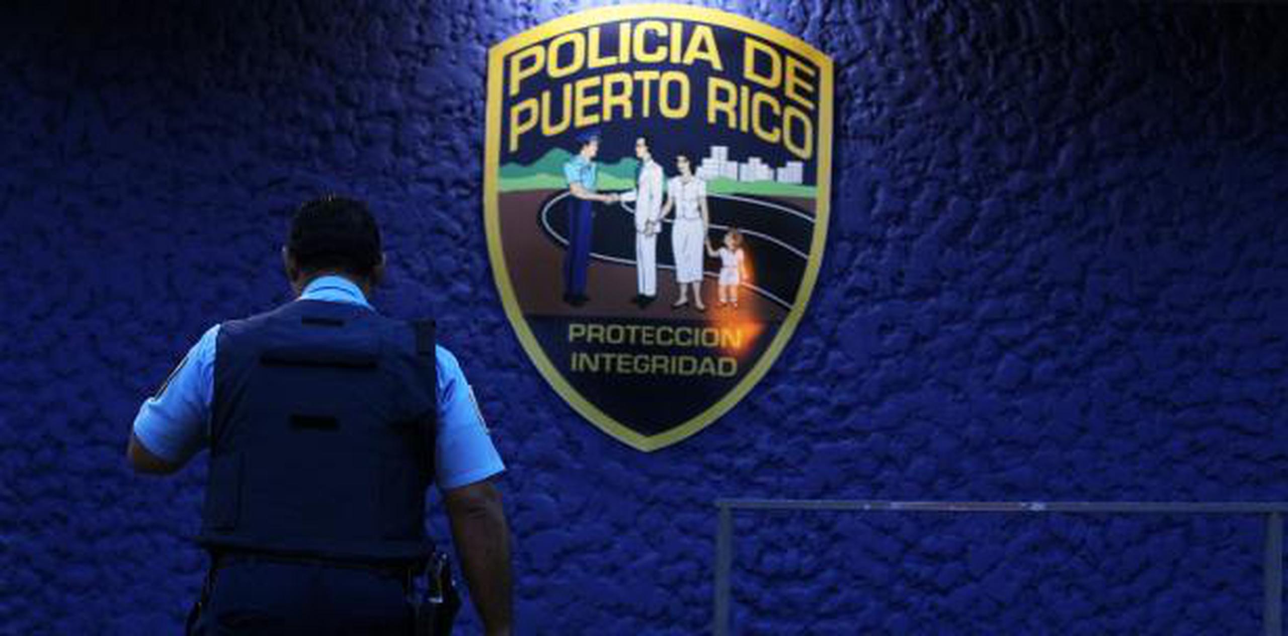 Tras el altercado, el policía Luis Reyes Lebrón, quien lleva 7 años como miembro activo de la Uniformada, fue arrestado. (Archivo)