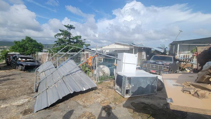 Comunidad El Sol en Ponce tras el paso del huracán Fiona.