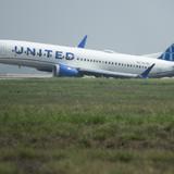 CEO de United Airlines intenta calmar a clientes tras racha de incidentes