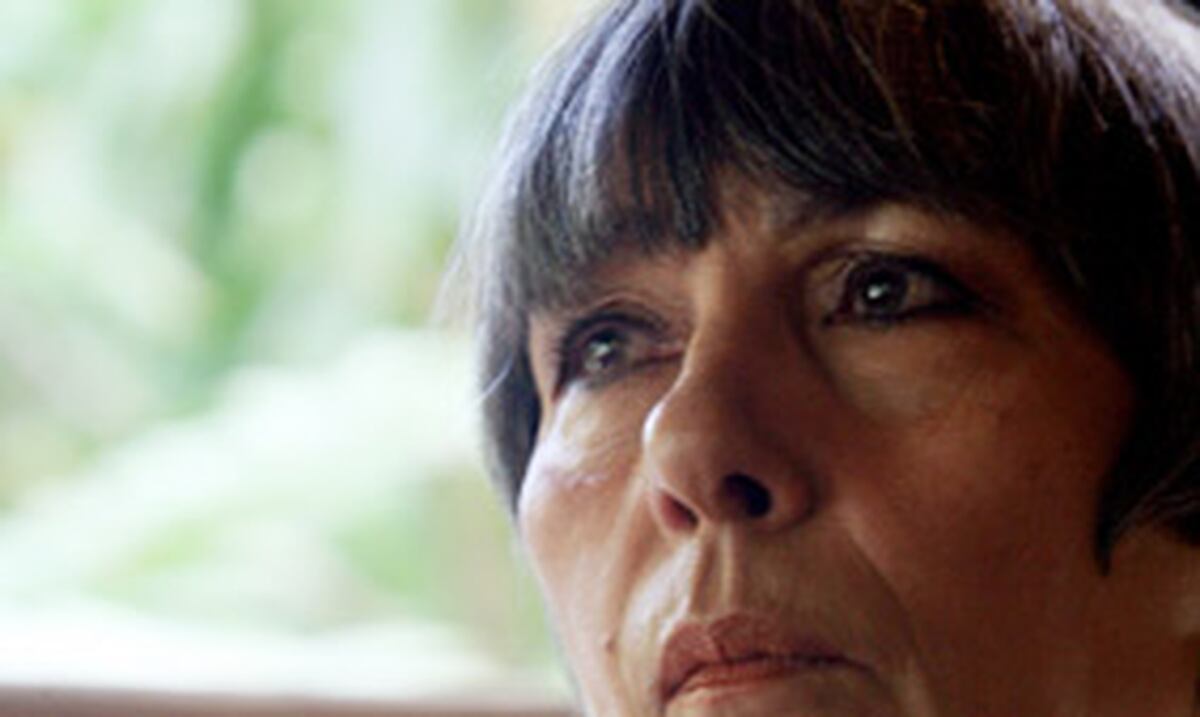 Victoria Muñoz Mendoza critica gestión notarial de Lucé Vela Primera Hora