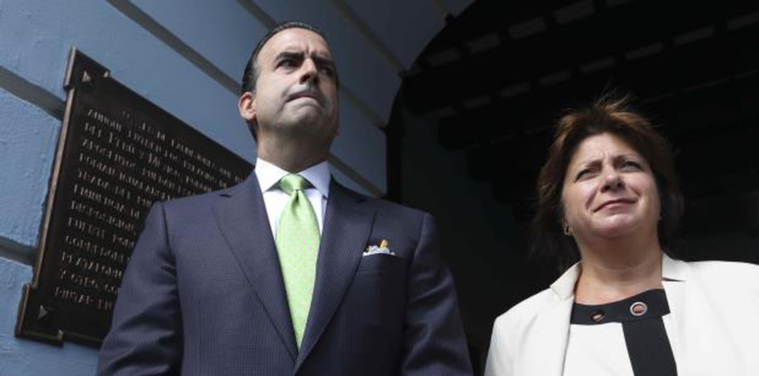 José Carrión, presidente de la Junta de Supervisión Fiscal, y Natalie Jaresko, directora ejecutiva del ente. (Archivo)
