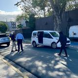 Atropellan a dos agentes en el residencial Llorens Torres 