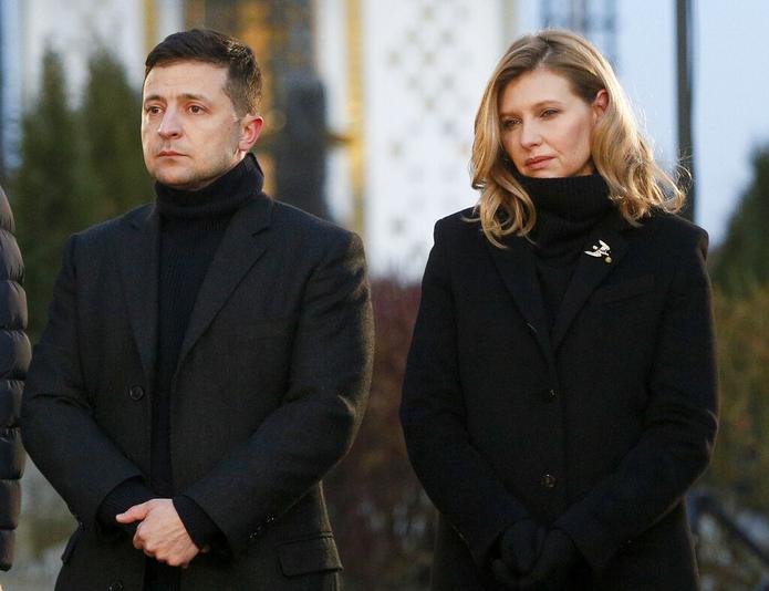 El presidente ucraniano Volodymyr Zelenskiy y su esposa Olena Zelenska.