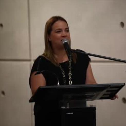 Adamari López homenajeada en Humacao