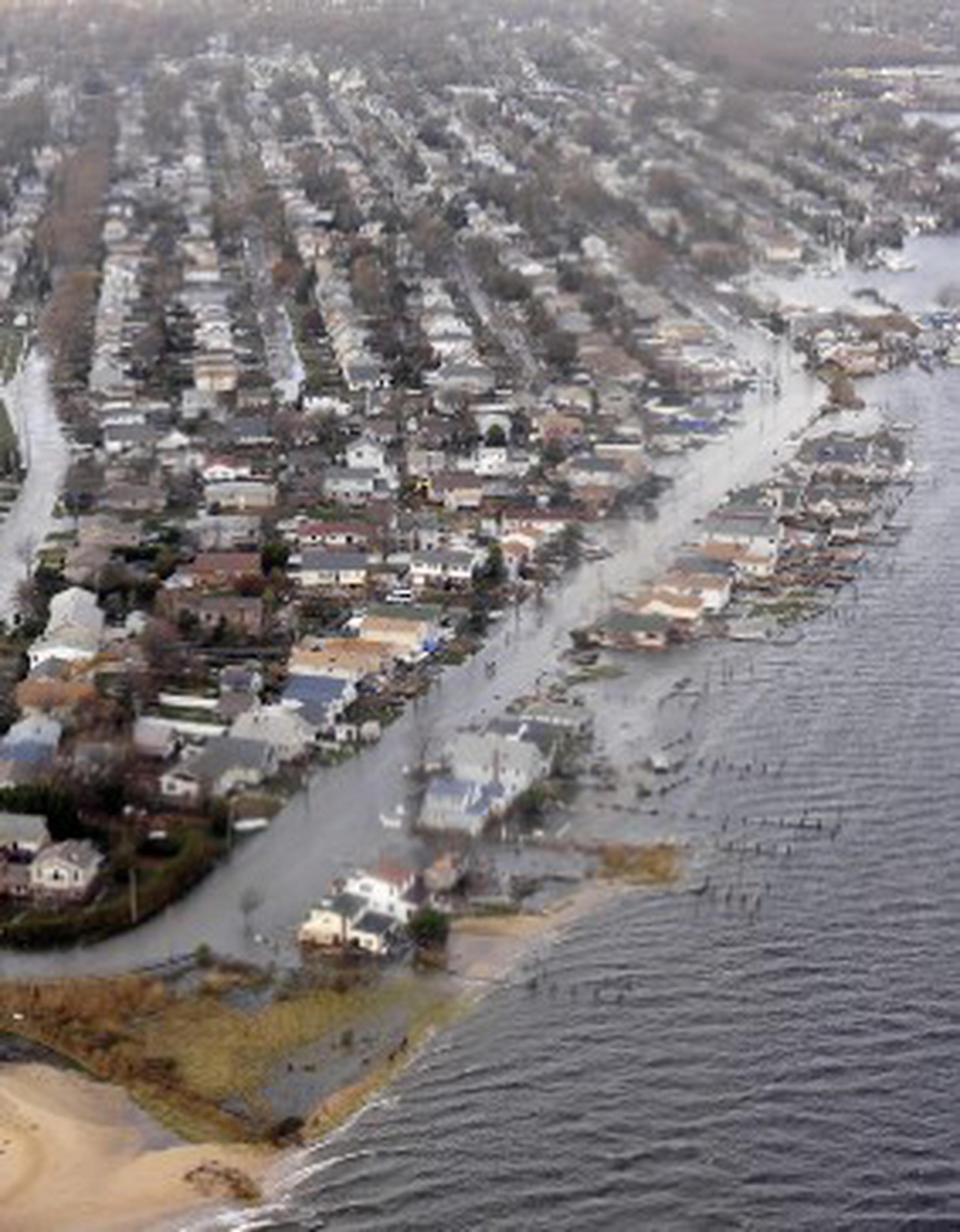 Nueva tormenta invernal que llega hoy a Nueva York podría provocar inundaciones en zonas devastadas por el paso del huracán "Sandy" el pasado 29 de octubre. (Archivo)