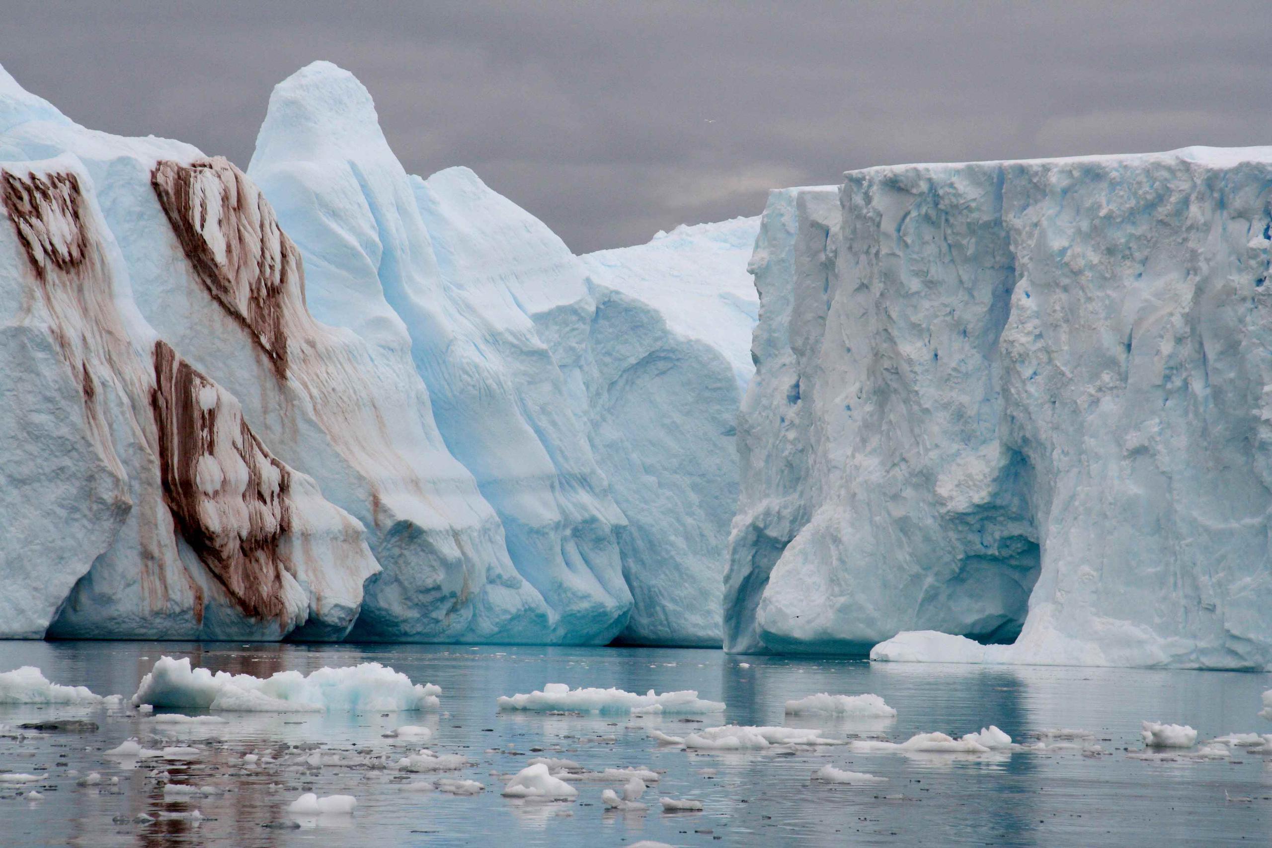 El calentamiento global aumentó la cantidad de icebergs en el mar, lo que mitigará un poco el calentamiento, hasta que desaparezcan por completo. (Antárctica / IPEV)
