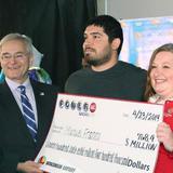 Joven reclama premio de lotería de 768 millones en Wisconsin