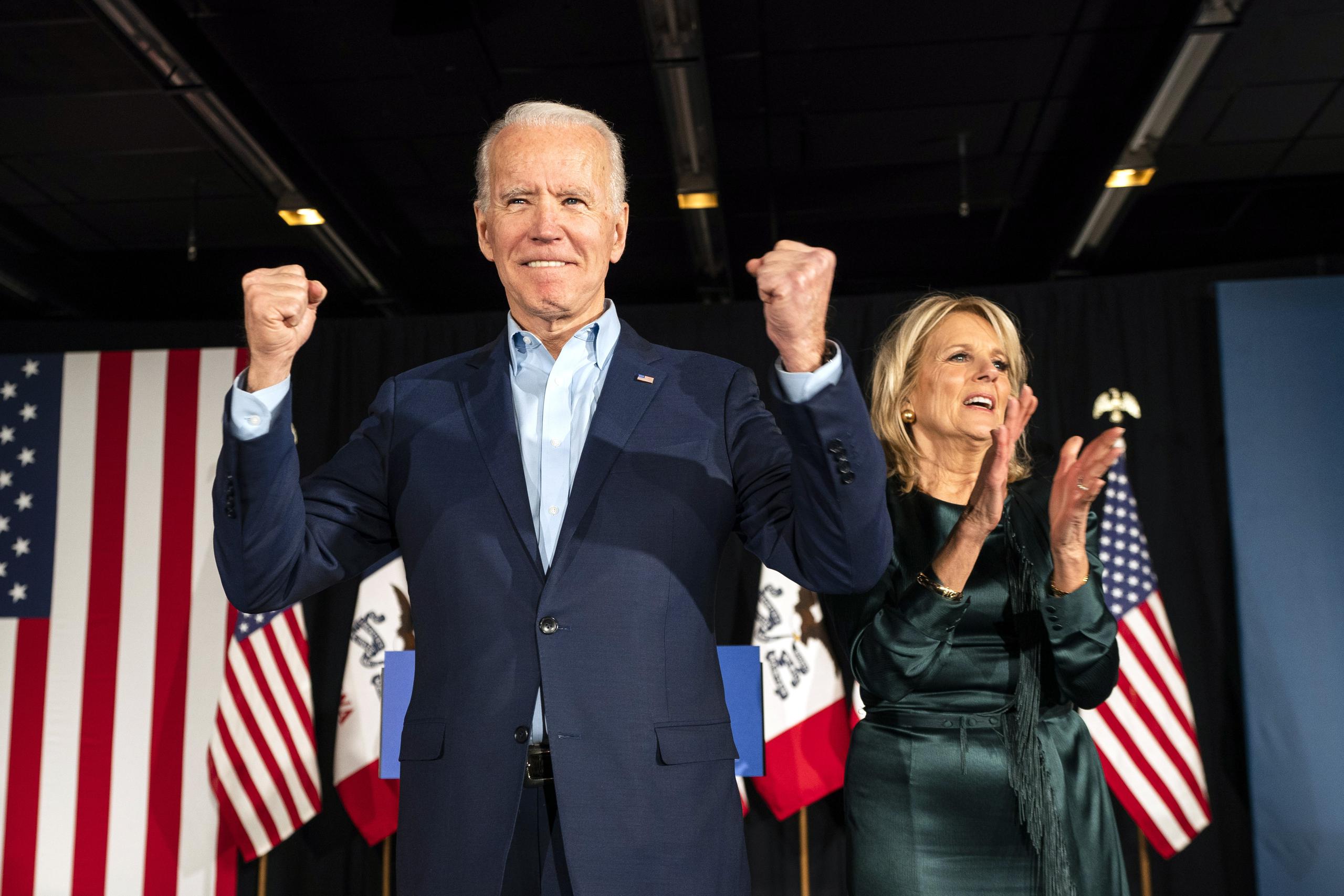 El presidente Joe Biden, junto a su esposa Jill Biden.