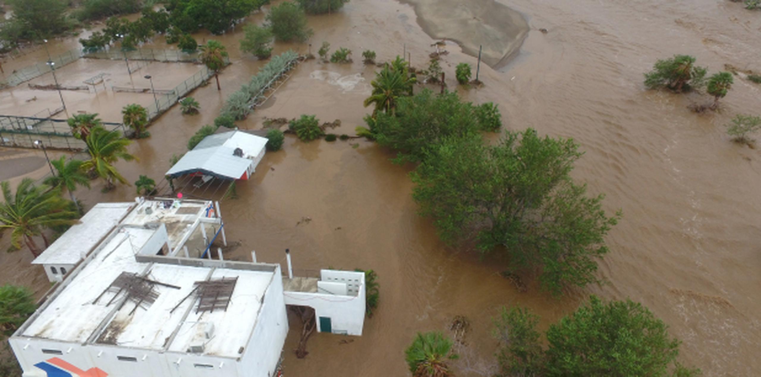 Las lluvias de la tormenta tropical Lidia inundaron localidades como Los Cabos, en Baja California Sur. (EFE/Carlos Caboyo)